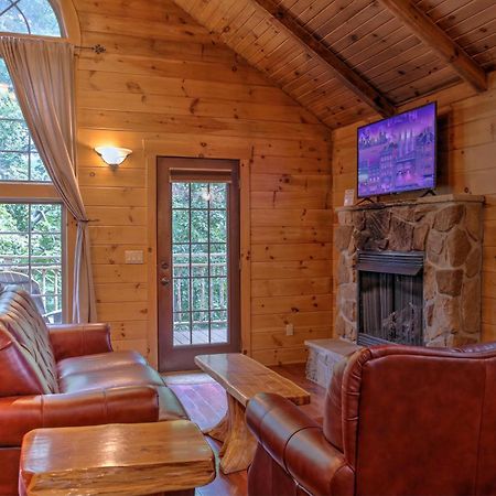Whispering Pines Treehouse By Amish Country Lodging Millersburg Eksteriør billede
