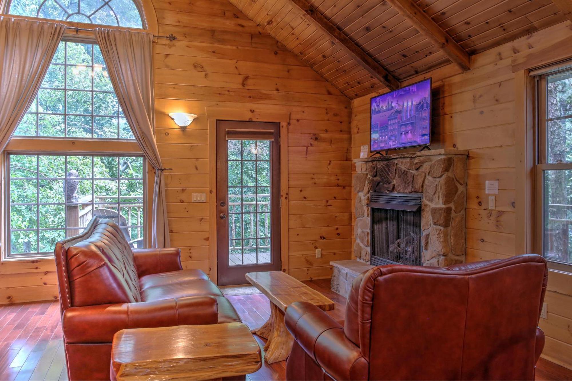 Whispering Pines Treehouse By Amish Country Lodging Millersburg Eksteriør billede