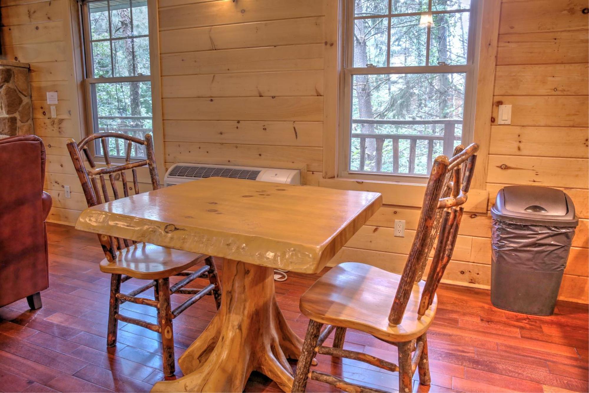 Whispering Pines Treehouse By Amish Country Lodging Millersburg Eksteriør billede